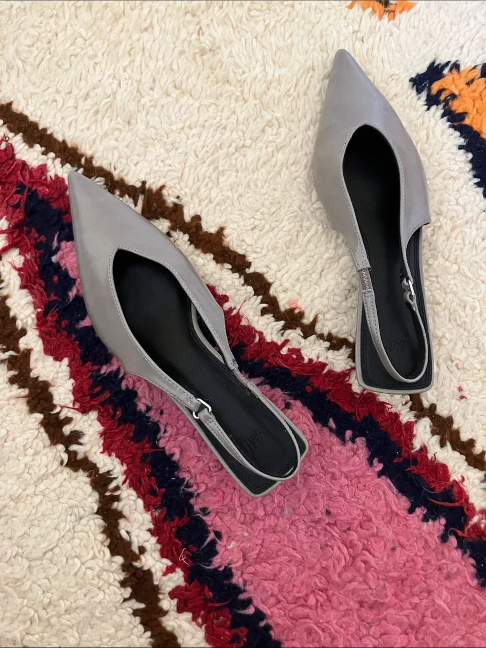 Pointed Toe Slingback Kitten Heels in Gray